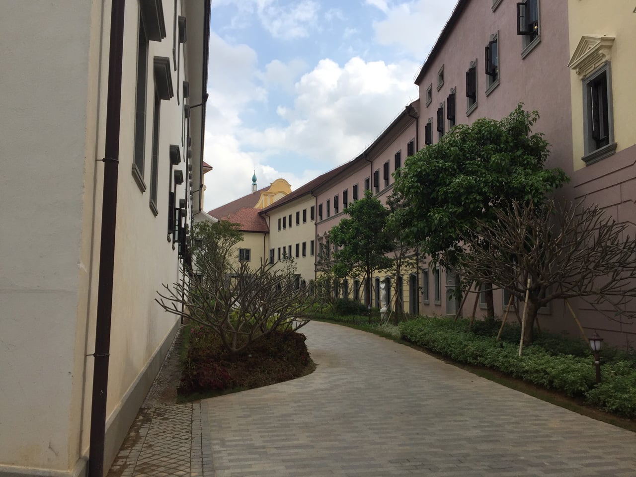 Jak vypadá sídlo Huawei v Číně (Shenzhen, Dongguan, Šanghaj)