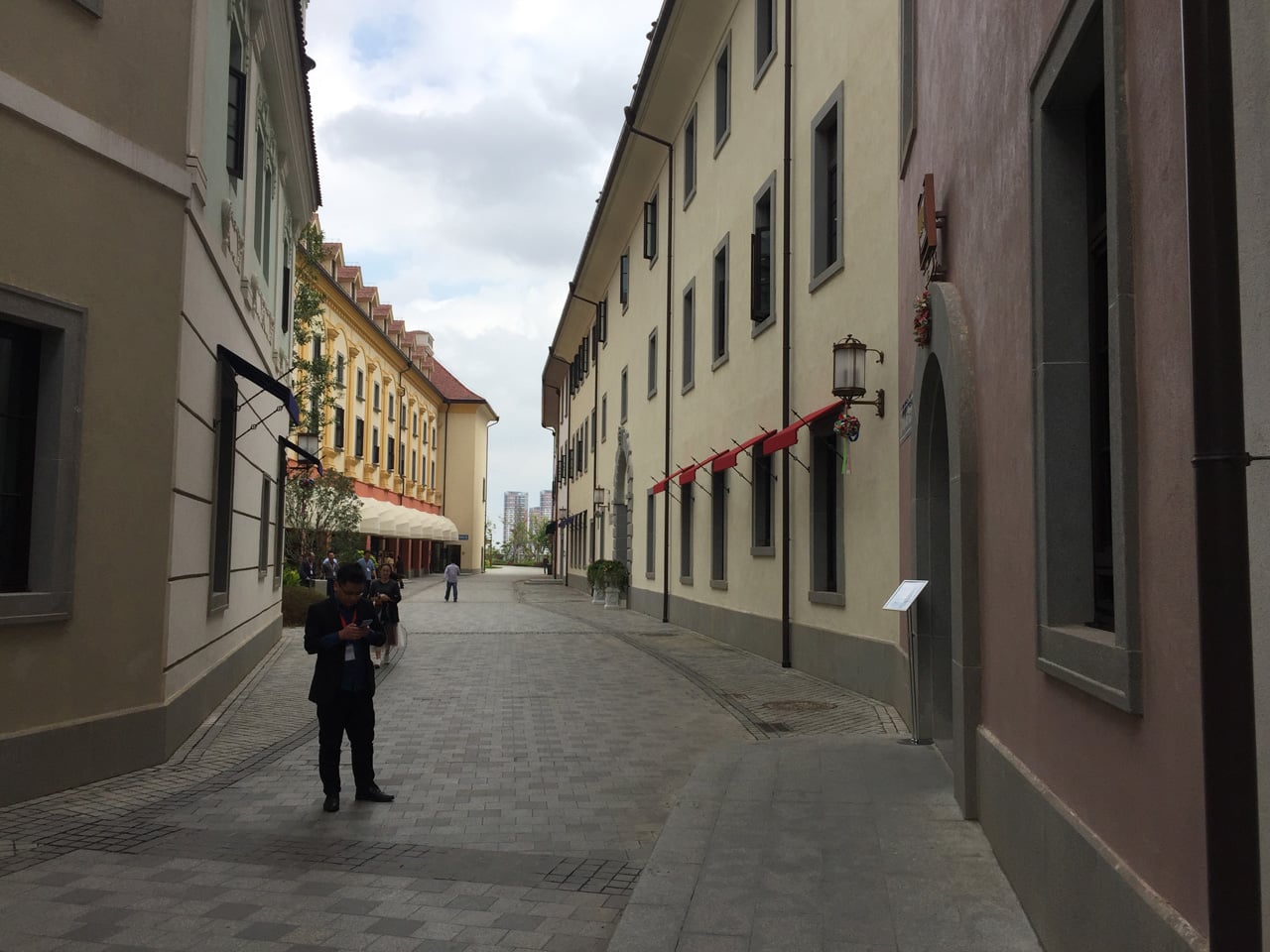 Jak vypadá sídlo Huawei v Číně (Shenzhen, Dongguan, Šanghaj)