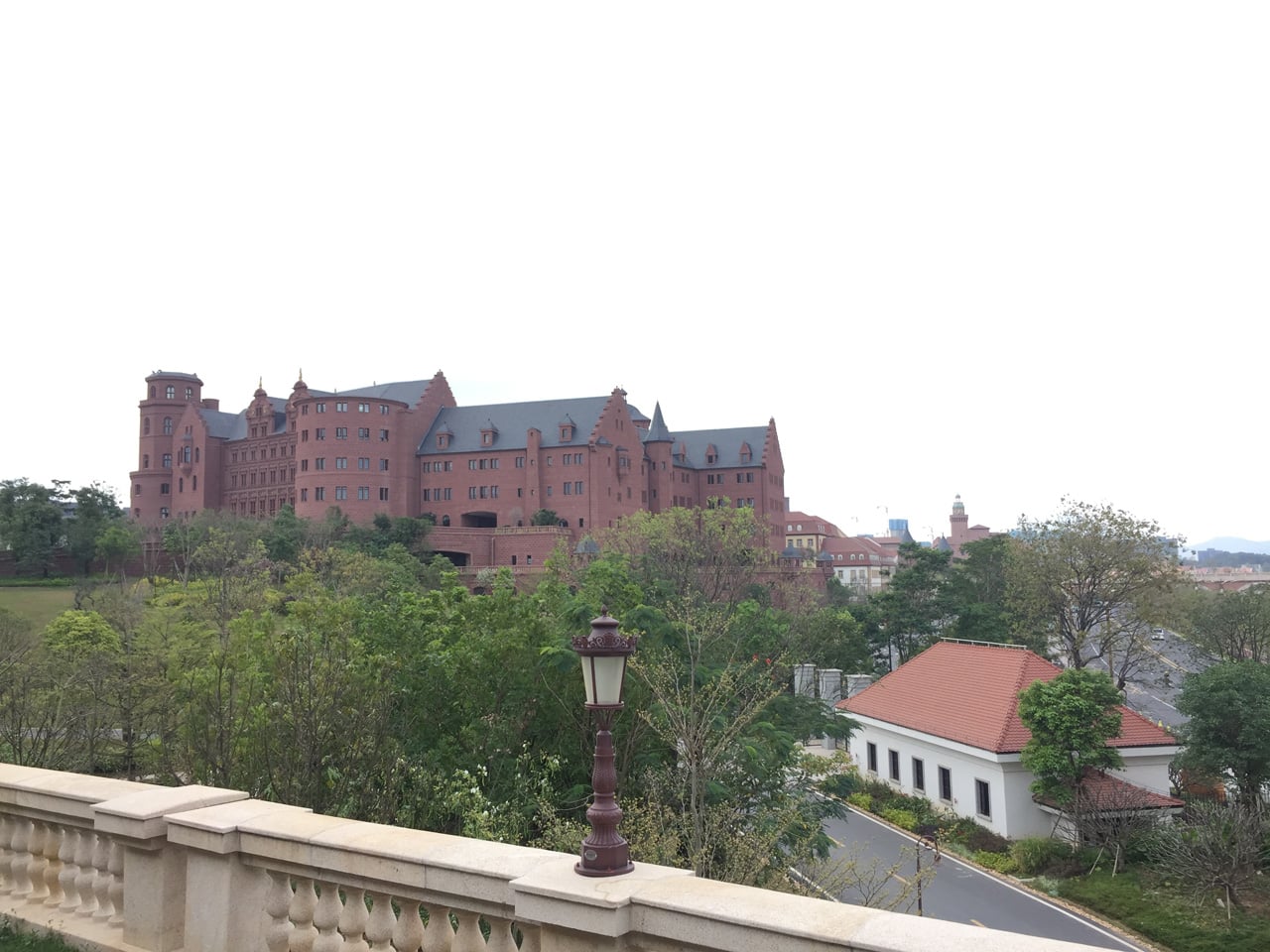 Jak vypadá sídlo Huawei v Číně (Shenzhen, Dongguan, Šanghaj)