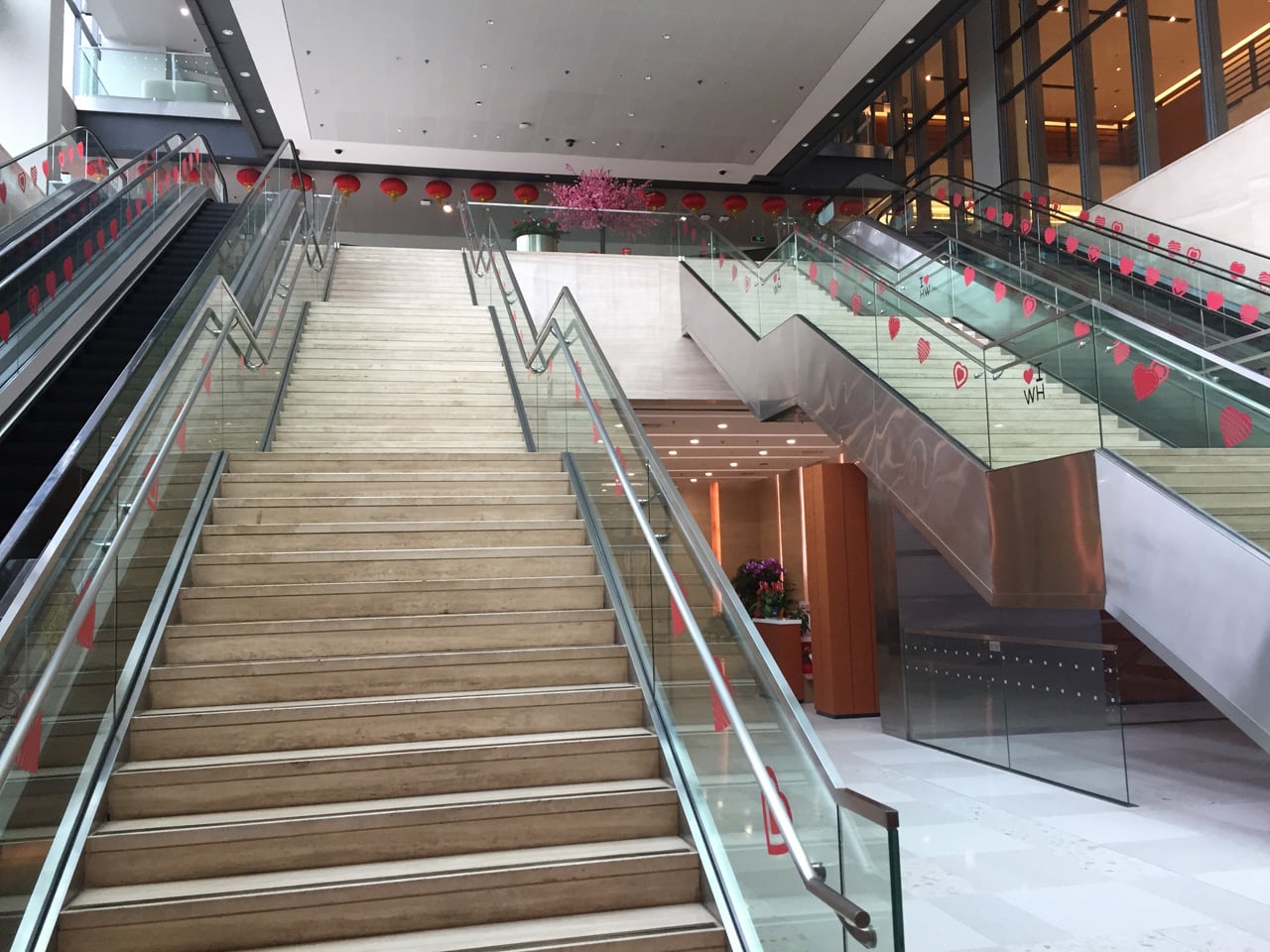 Jak vypadá sídlo Huawei v Číně (Shenzhen, Dongguan, Šanghaj)