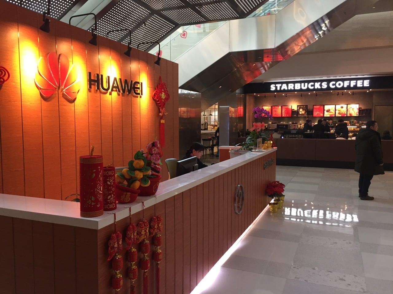 Jak vypadá sídlo Huawei v Číně (Shenzhen, Dongguan, Šanghaj)