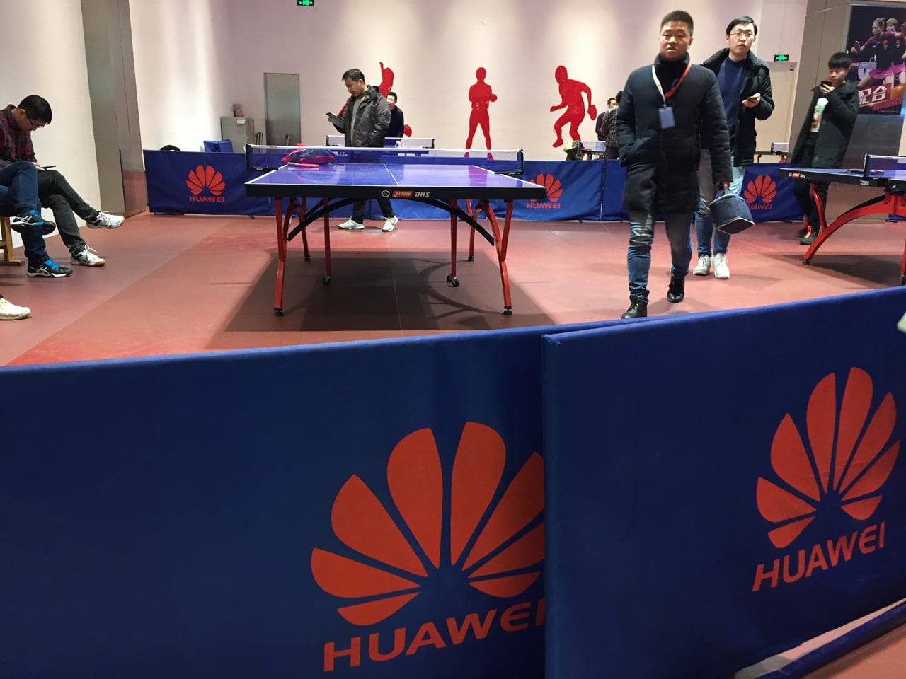 Jak vypadá sídlo Huawei v Číně (Shenzhen, Dongguan, Šanghaj)