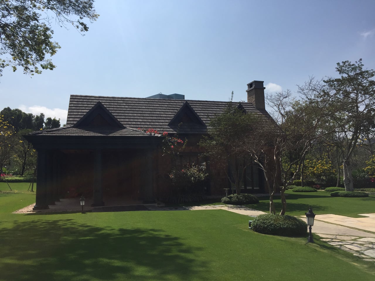 Jak vypadá sídlo Huawei v Číně (Shenzhen, Dongguan, Šanghaj)