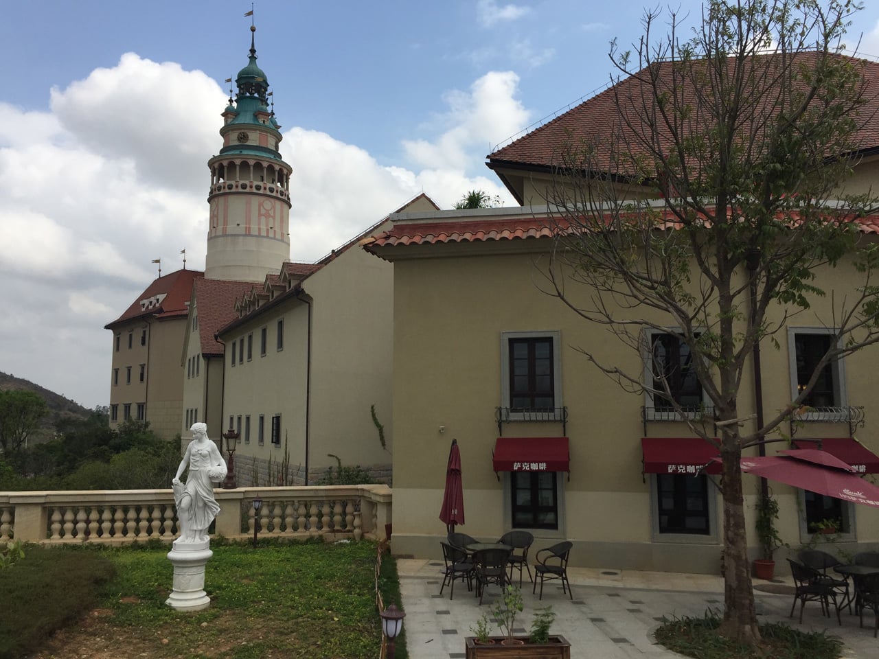 Jak vypadá sídlo Huawei v Číně (Shenzhen, Dongguan, Šanghaj)