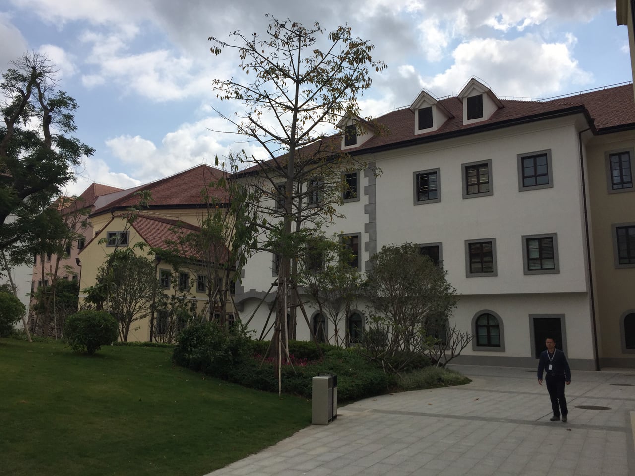 Jak vypadá sídlo Huawei v Číně (Shenzhen, Dongguan, Šanghaj)