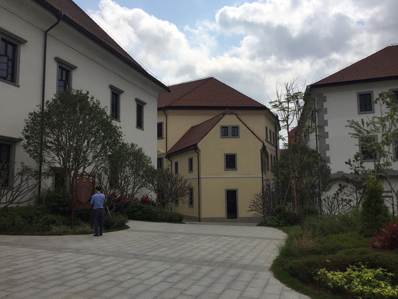 Jak vypadá sídlo Huawei v Číně (Shenzhen, Dongguan, Šanghaj)