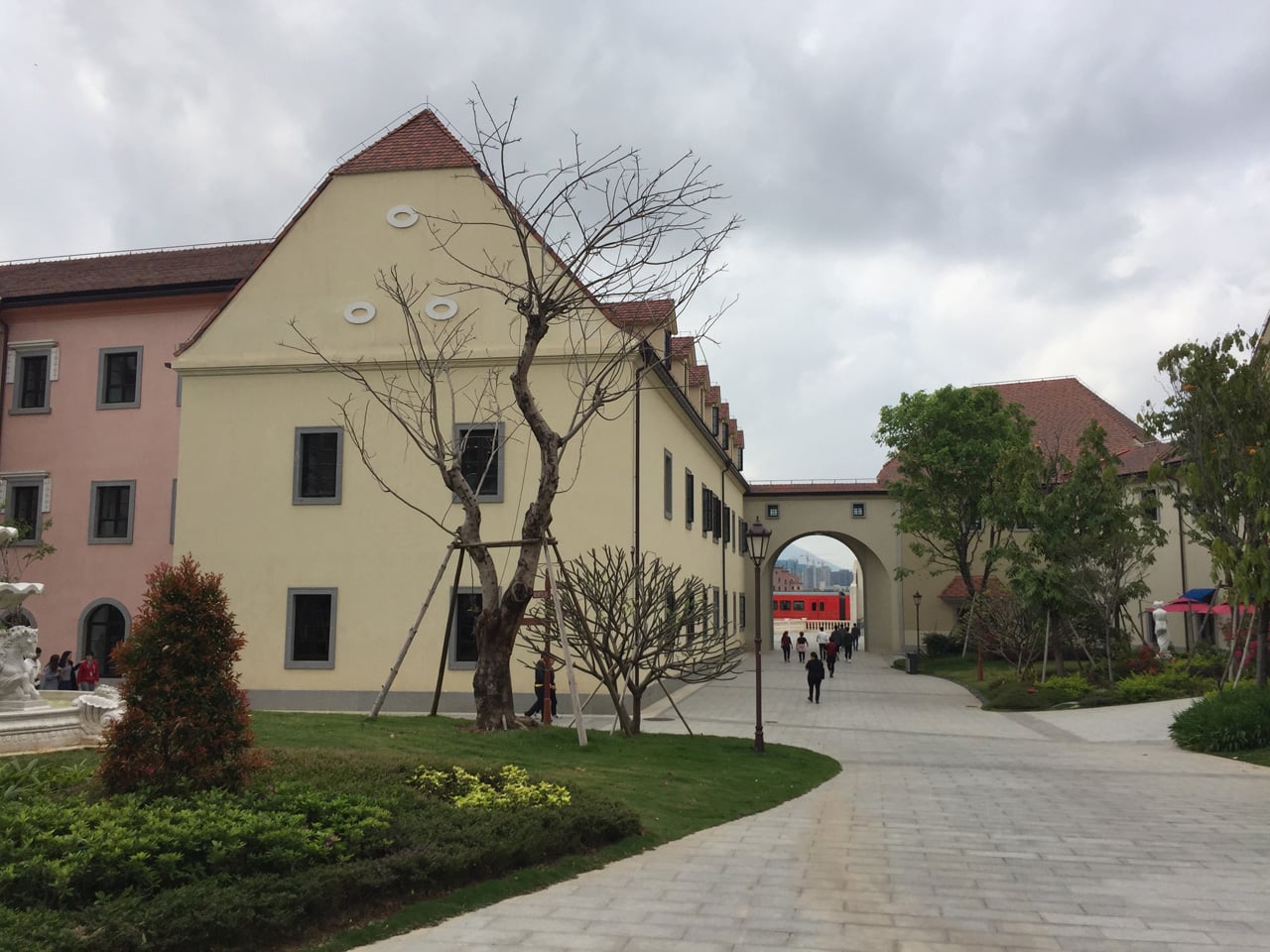 Jak vypadá sídlo Huawei v Číně (Shenzhen, Dongguan, Šanghaj)