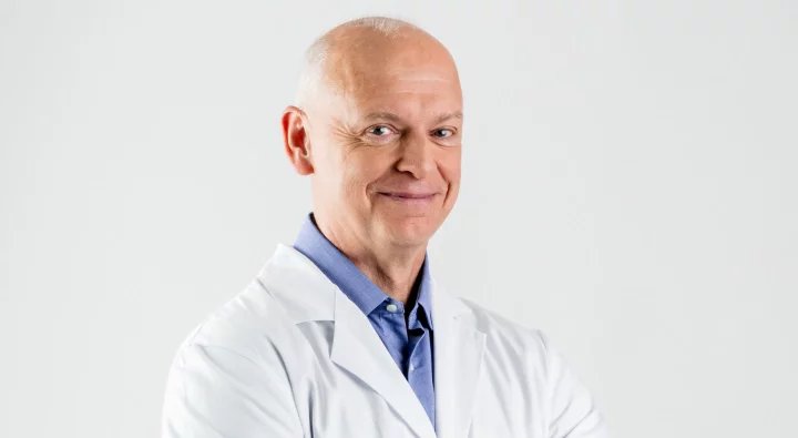 Radim Kaňa je otorinolaryngolog a zároveň specialista na plastické operace nosu