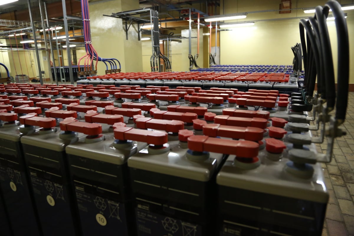 Od sklepů po věž - Ústřední telekomunikační budova CETINu