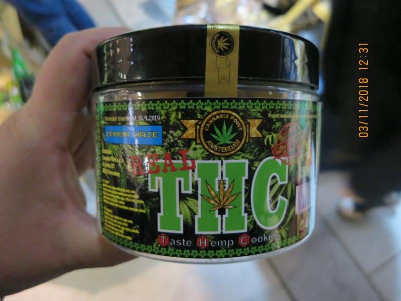 Nebezpečné potraviny - THC GREEN POWER. Potravina obsahovala THC v množství, které již není možné považovat za bezpečné. THC je psychoaktivní látkou nacházející se zejména v konopí.