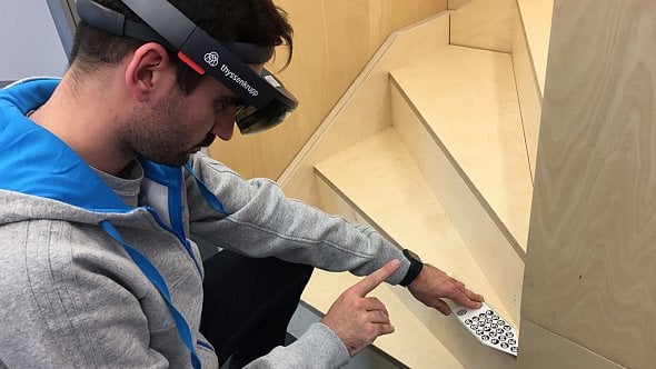 Thyssenkrupp a využití HoloLens v praxi