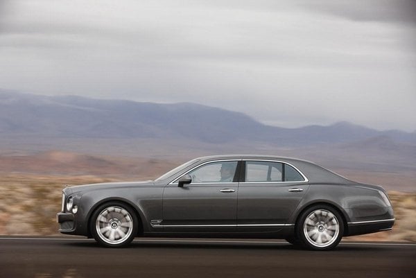 2015-12-bentley-mulsanne-mulliner-driving.jpg