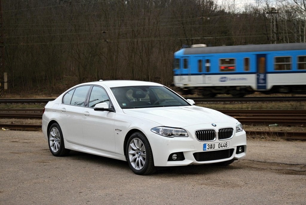 2013-10-bmw-520xdrive.jpg