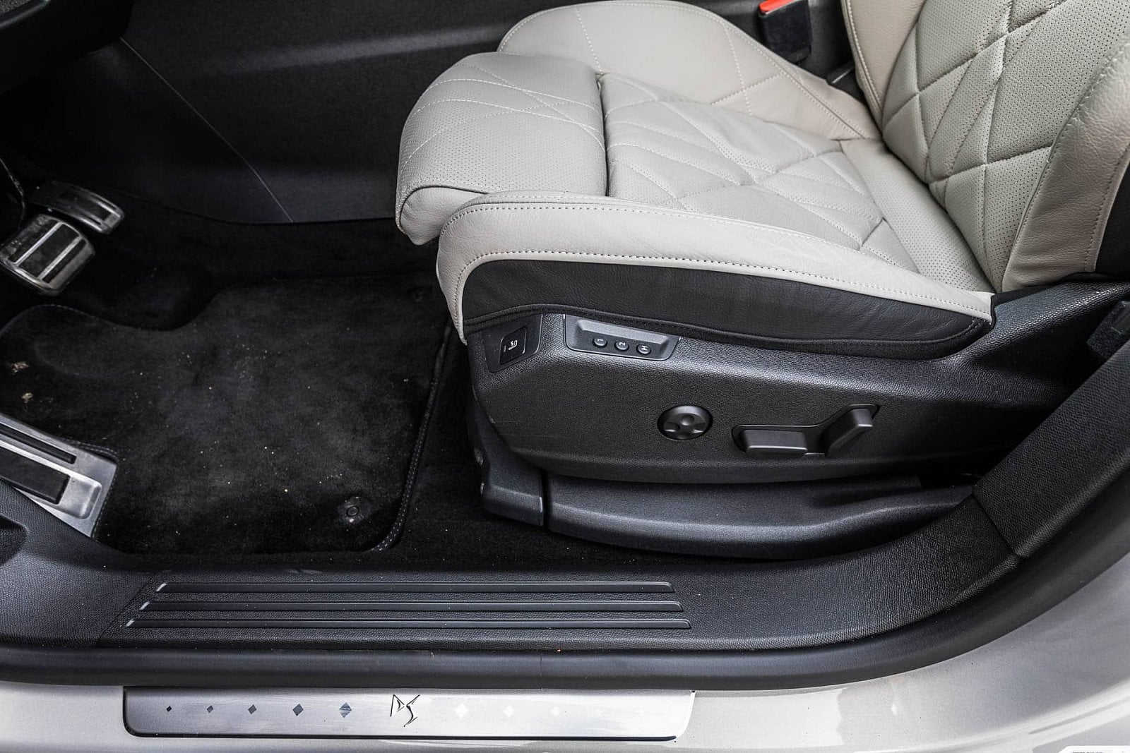2020-03-ds7-crossback-etense-23.jpg