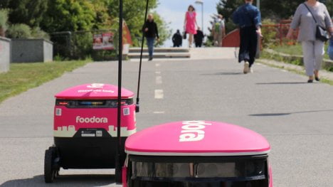 Foodora posílá autonomní roboty do další části Prahy, jezdit budou i se zbožím z obchodu firmy