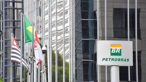 Náhledový obrázek - Francouzi koupí podíl v brazilském Petrobrasu za více než osm miliard dolarů