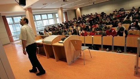 Náhledový obrázek - Ostravská univerzita nesmí přijímat studenty na všeobecné lékařství, rozhodl akreditační úřad