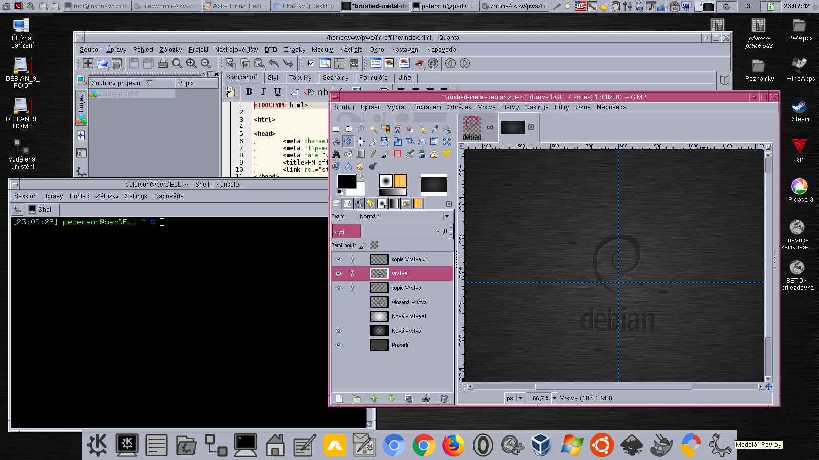 Debian 9, Trinity DE r14 (dekorace + styl CDE, barvy Solaris), GTK (styl BellePintosGrande_II), ikony FlatSVG 1.0, vlastní pozadí brushed-metal-debian, font Helvetica. Pozn. přes deset let beze změny a denně v používání jako primární a jediný desktop (jediná změna z KDE3.5 na TDE r14).