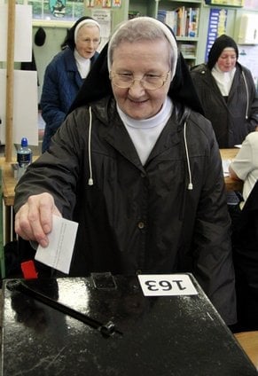 2011-01-irovc3a9-v-referendu-hlasujc3ad-o-fiskc3a1lnc3adm-paktu-