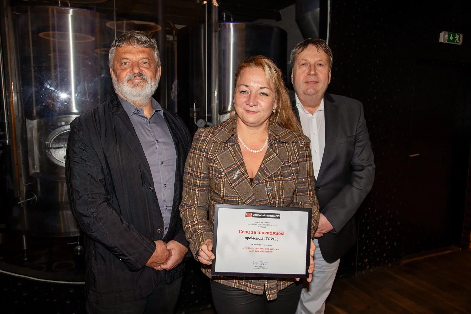 Úspěšná výprava z Toveku si přijela pro dva diplomy (Vojtěch Stavný, Věra Popovičová, Břetislav Kostka)