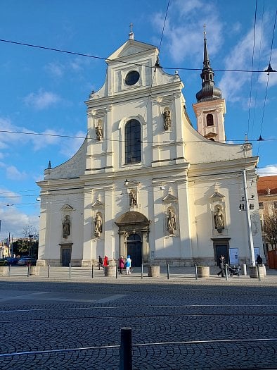 Hlavní fotoaparát (zdroj: cnews)