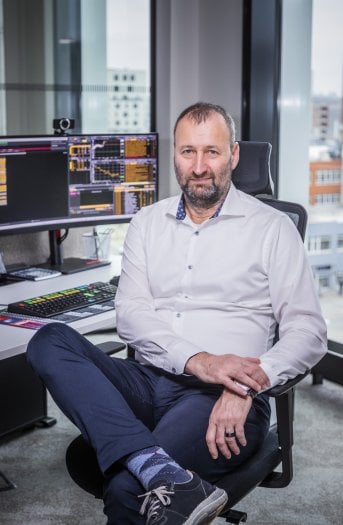 Autor: David Háva, Internet Info s. r. o. Milan Fischer, vedoucí prodeje derivátů ve společnosti Citfin - Finanční trhy, a.s. (20. 11. 2025)