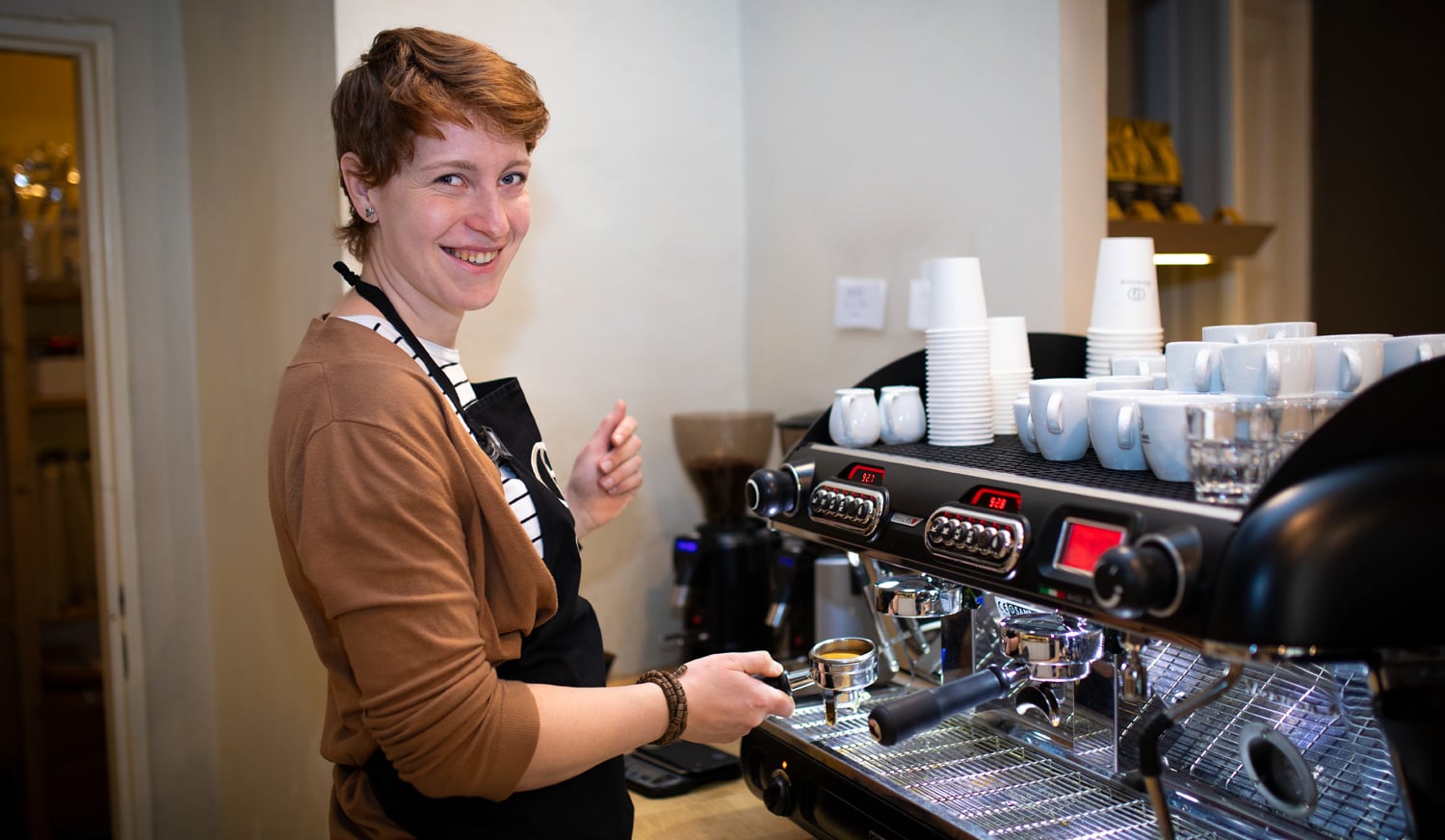 Sehnat kvalitní lidi, to je dnes pro podnikatele oříšek. Pražírně v tom pomáhá její dobré jméno.