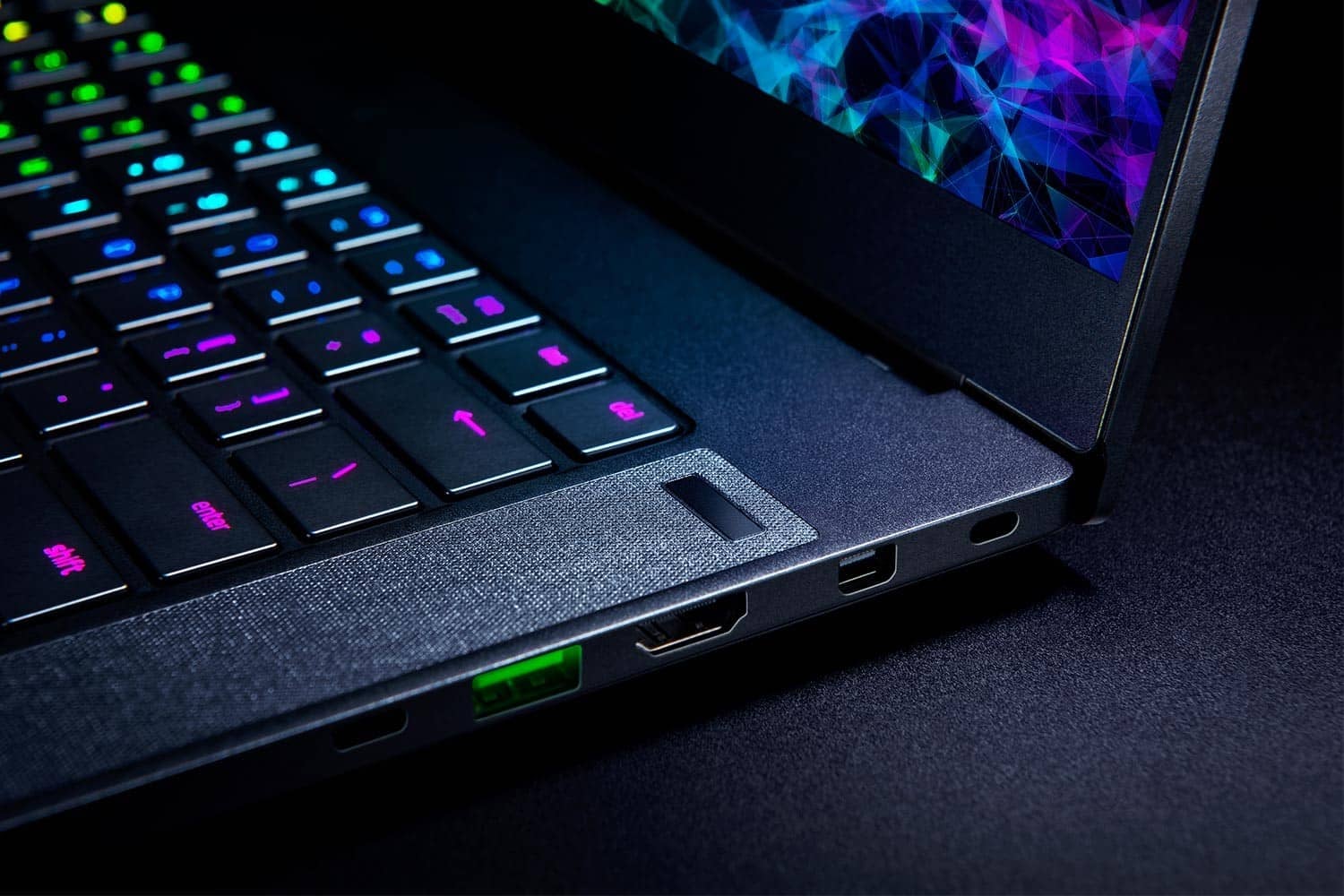 2019-10-razer-blade-15-2019-04.jpg