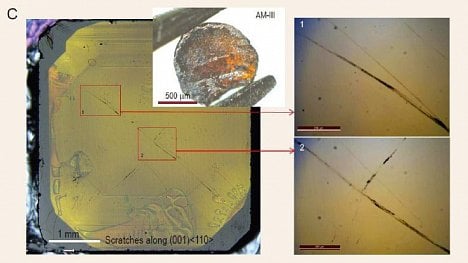 Náhledový obrázek - Nejtvrdší látka na světě je sklo. Vědci v Číně vytvořili materiál, který poškrábe diamanty