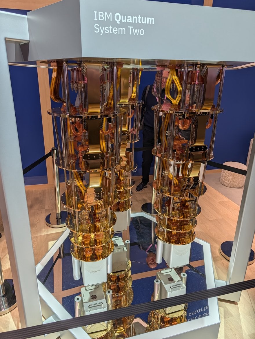 Kvantový počítač IBM Q System Two