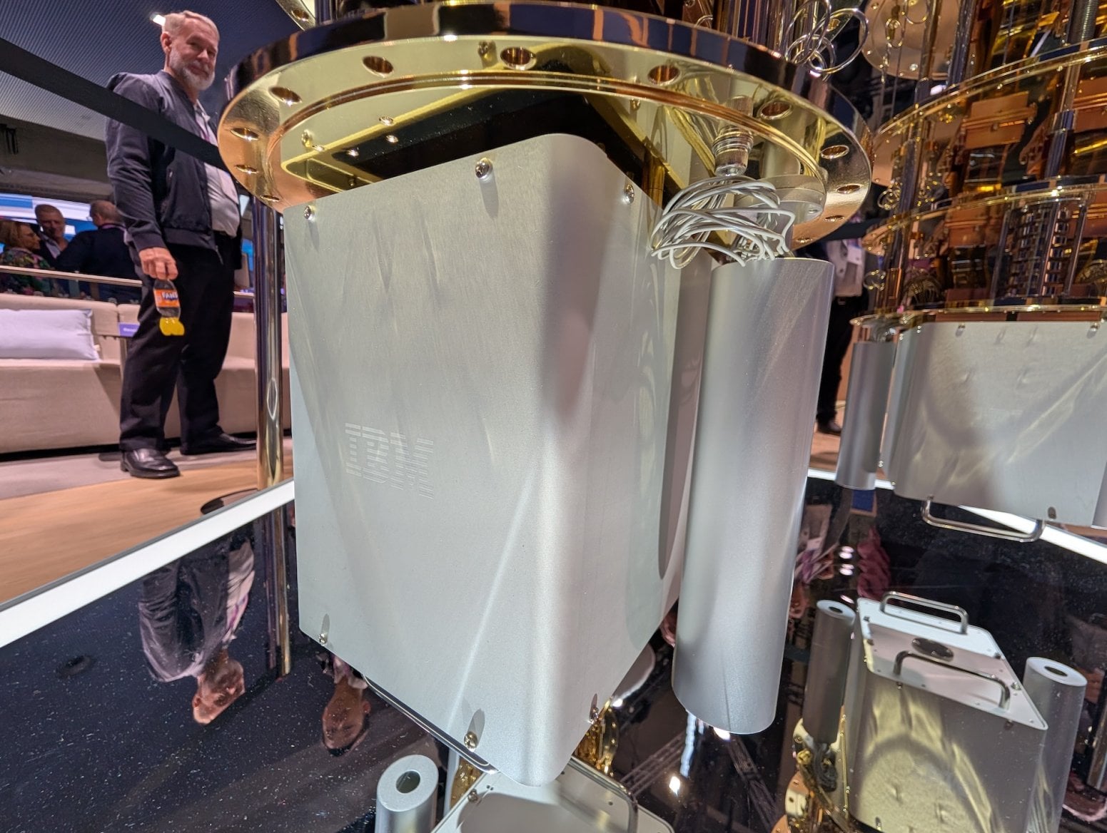 Kvantový počítač IBM Q System Two