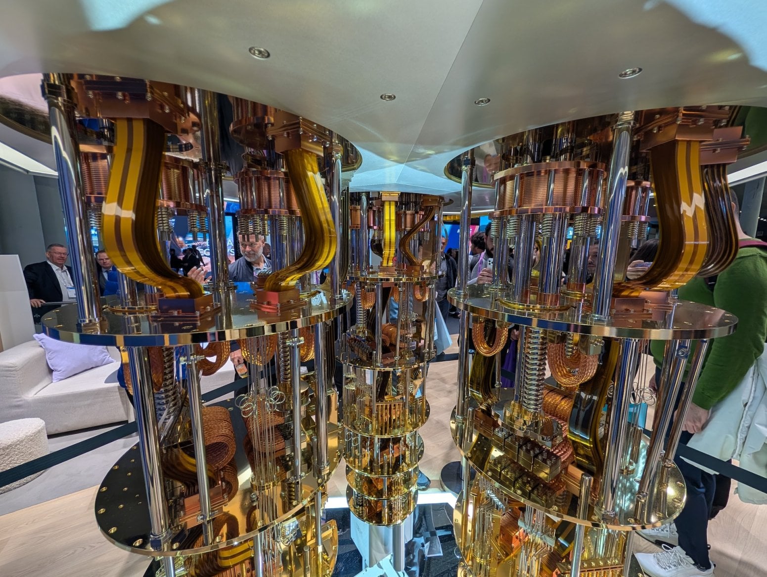 Kvantový počítač IBM Q System Two