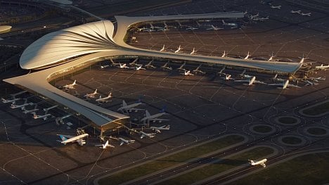 Náhledový obrázek - Letiště ve tvaru vznášejícího se pírka. Čínský architekt Ma navrhl unikátní terminál inspirovaný přírodou