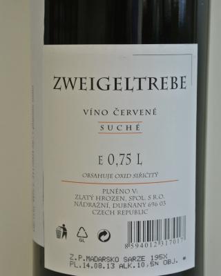 ZWEIGELTREBE, víno červené, alk. 10,5% obj. Víno bylo falšováno nadlimitním množstvím ethanolu z přidaného cukru. V chuti a vůni byla patrná oxidáza.