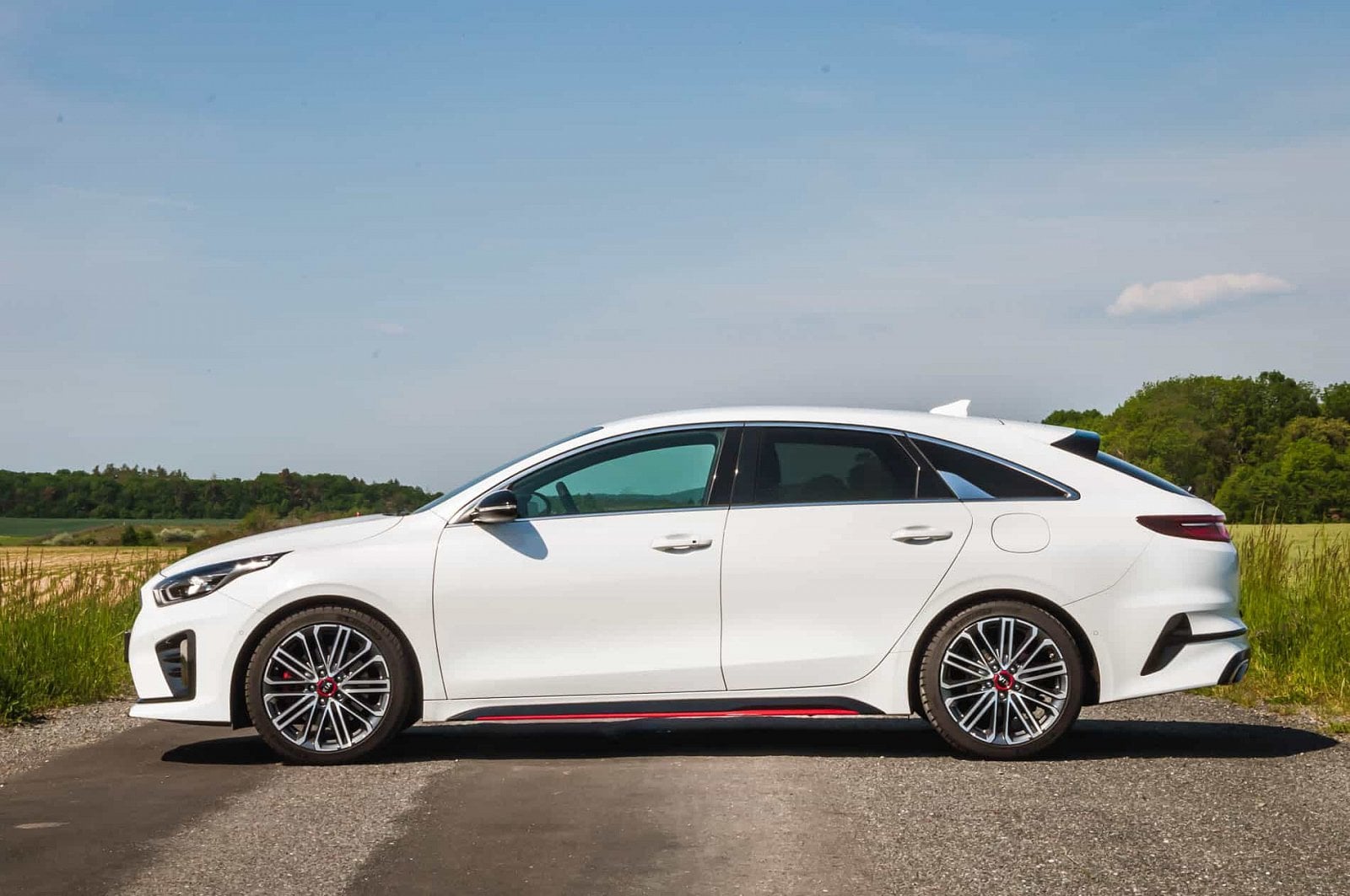 2019-05-kia-proceed-gt-18.jpg