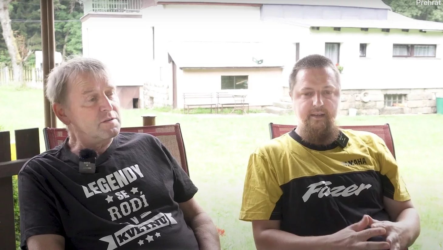 Dospělý Lukáš se svým otcem