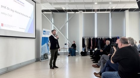 Pěchouček rozjíždí na ČVUT podporu vědců od soukromých dárců, zapojuje se i Pale Fire Capital