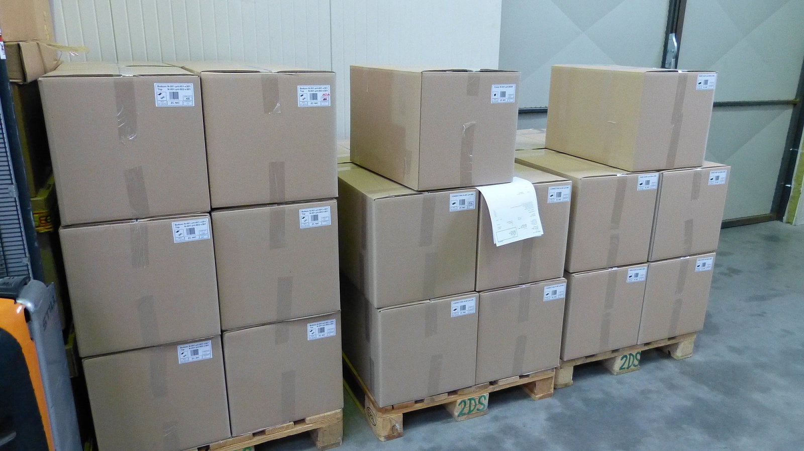 Zabalené plastové díly.