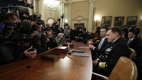 Náhledový obrázek - Šéf FBI: Důkazy, že Obama nechal Trumpa sledovat, nejsou