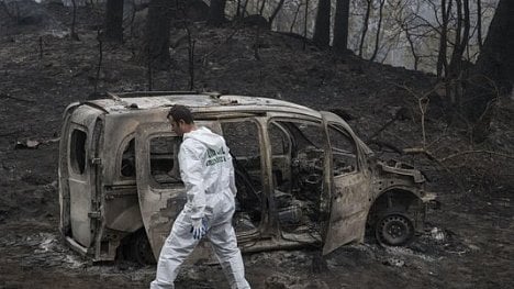 Náhledový obrázek - Požáry v Portugalsku a Španělsku si vyžádaly životy nejméně 39 lidí