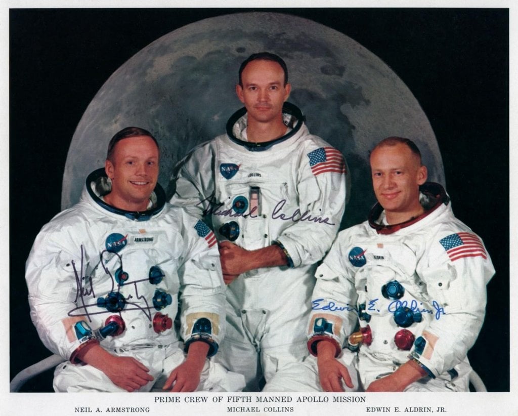 2011-03-neil-armstrong.jpg