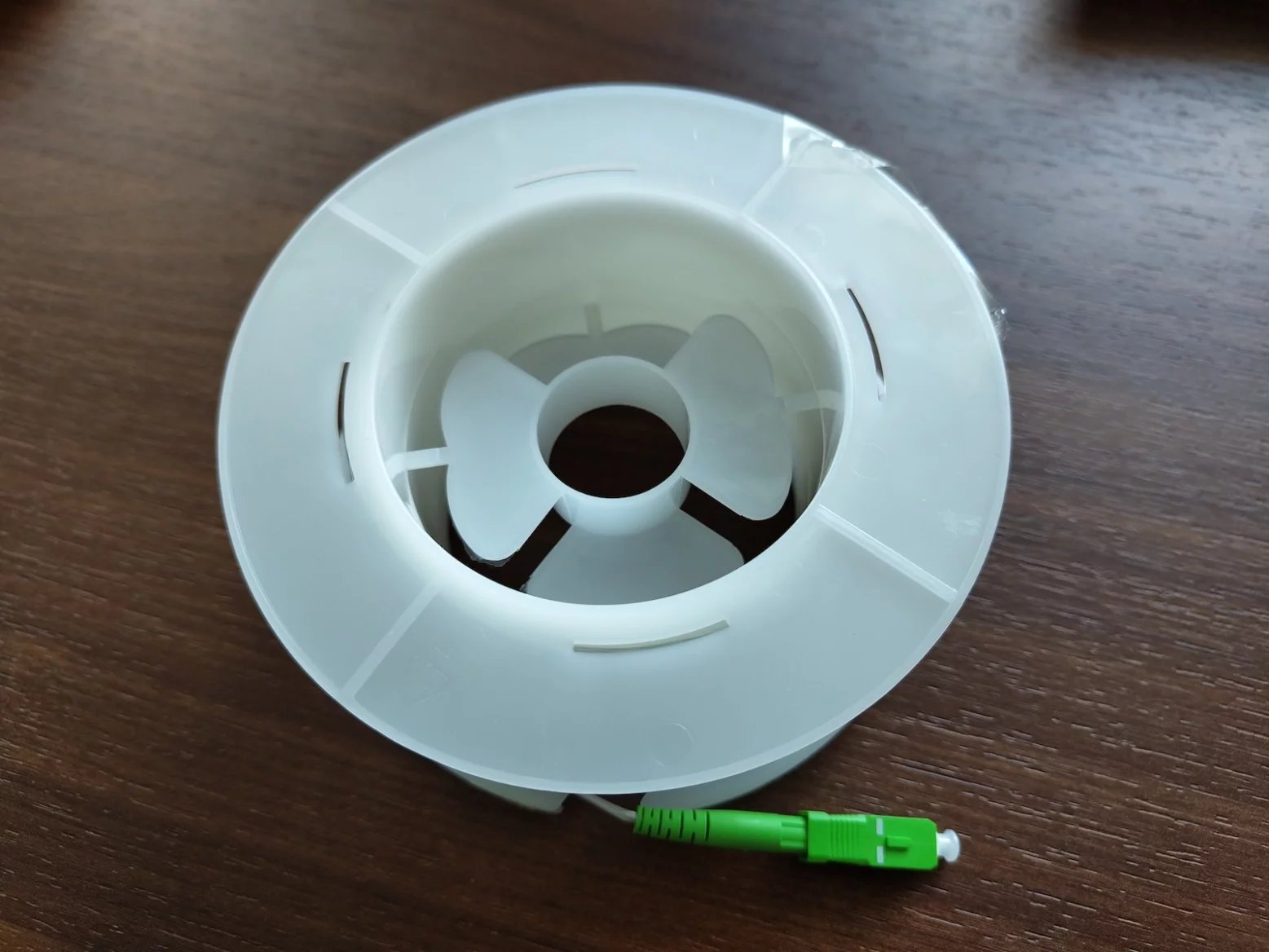 „Neviditelný“ optický kabel Huawei pro FTTR - první verze