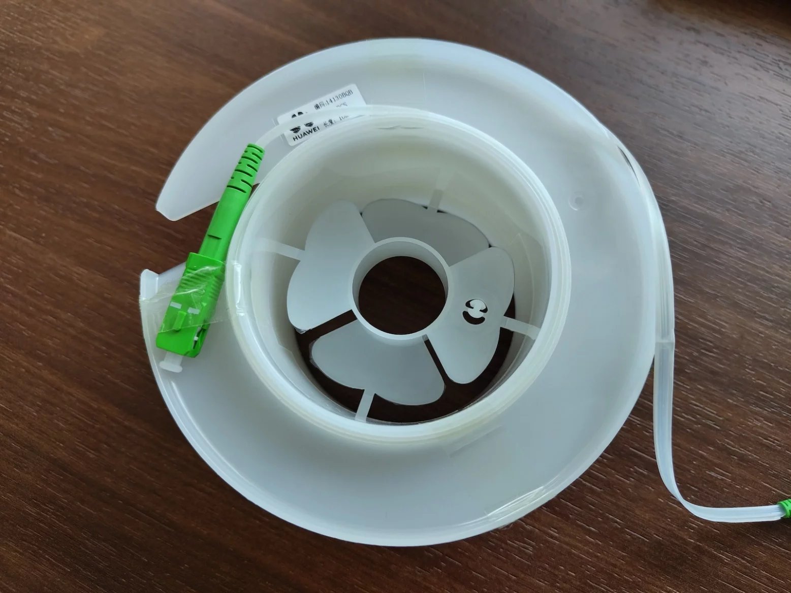 „Neviditelný“ optický kabel Huawei pro FTTR - druhá verze