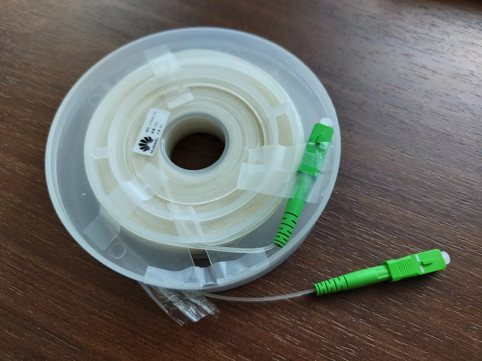 „Neviditelný“ optický kabel Huawei pro FTTR - první verze