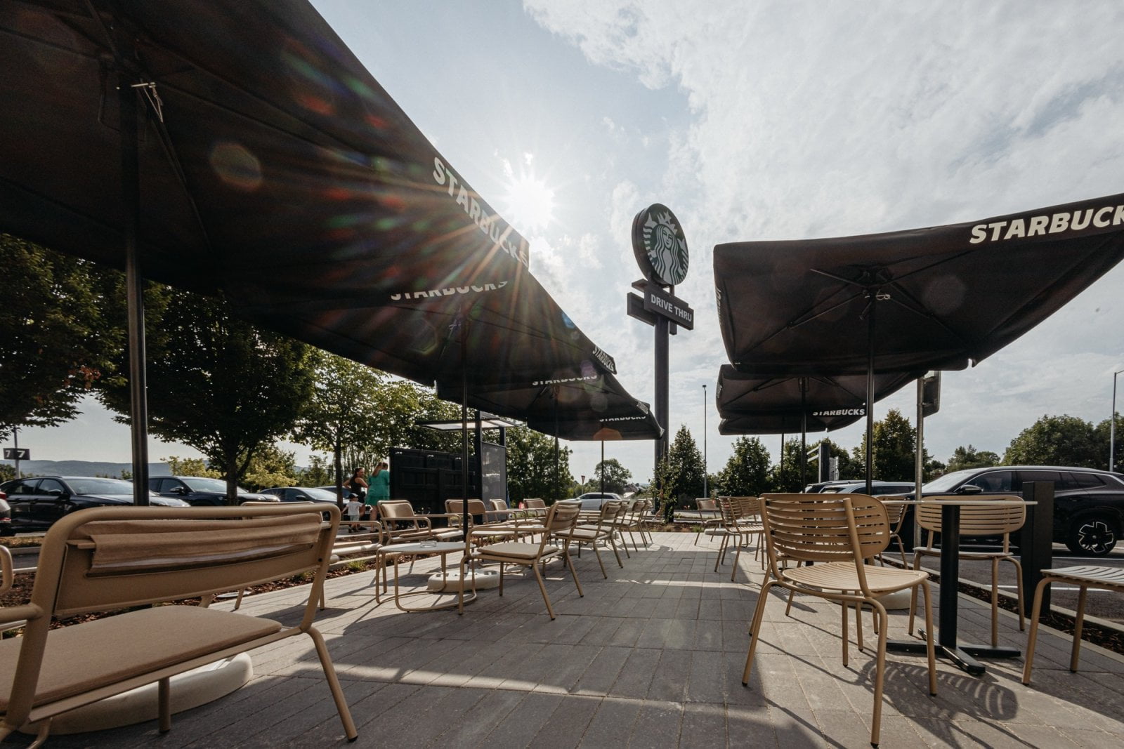 Nový Starbucks Drive Thru v Česku