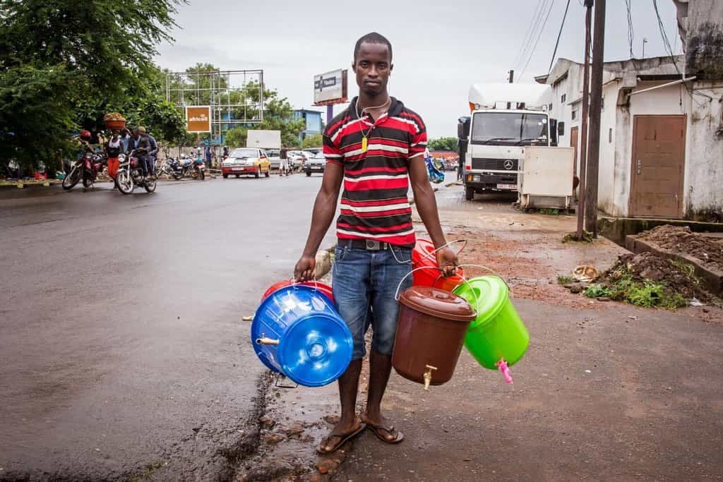 2011-04-ebola-je-mezinc3a1rodnc3ad-hrozba-rozhodla-who-2.jpg