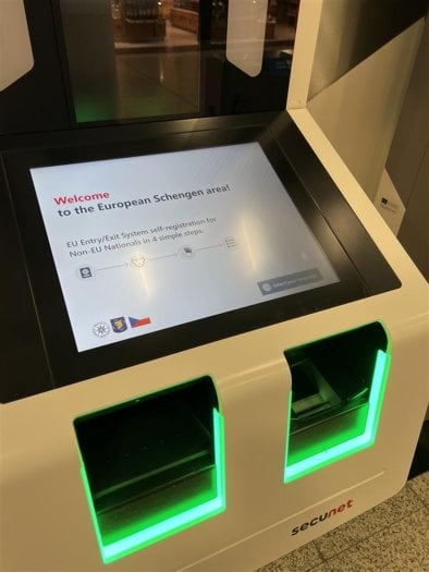Kiosek EES pro registraci cestujících mimo EU vstupujících do schengenského prostoru
