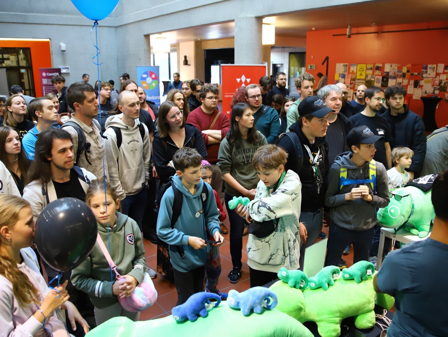 LinuxDays 2025 neděle