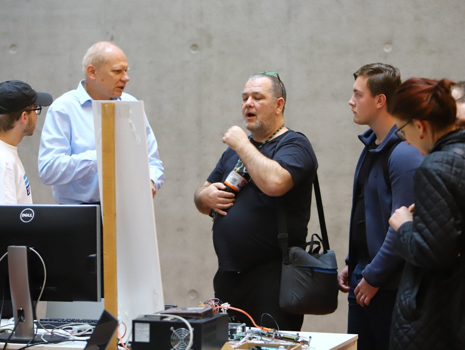 LinuxDays 2025 neděle