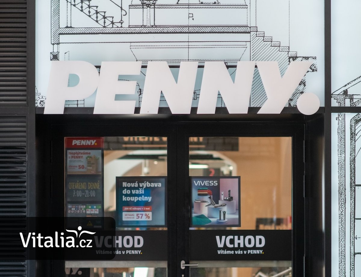 Penny v Nuslích se muselo přizpůsobit a je černobílé. Nové prodejny má i Albert, Billa a Tesco